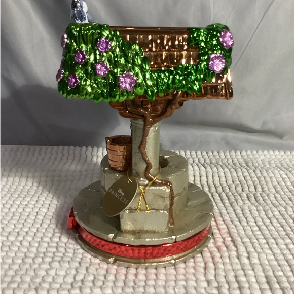 Bath & Body Disney 2025 Princess Snow White 3 Wick Candle AND Wish Well Holder - Picture 6 of 11